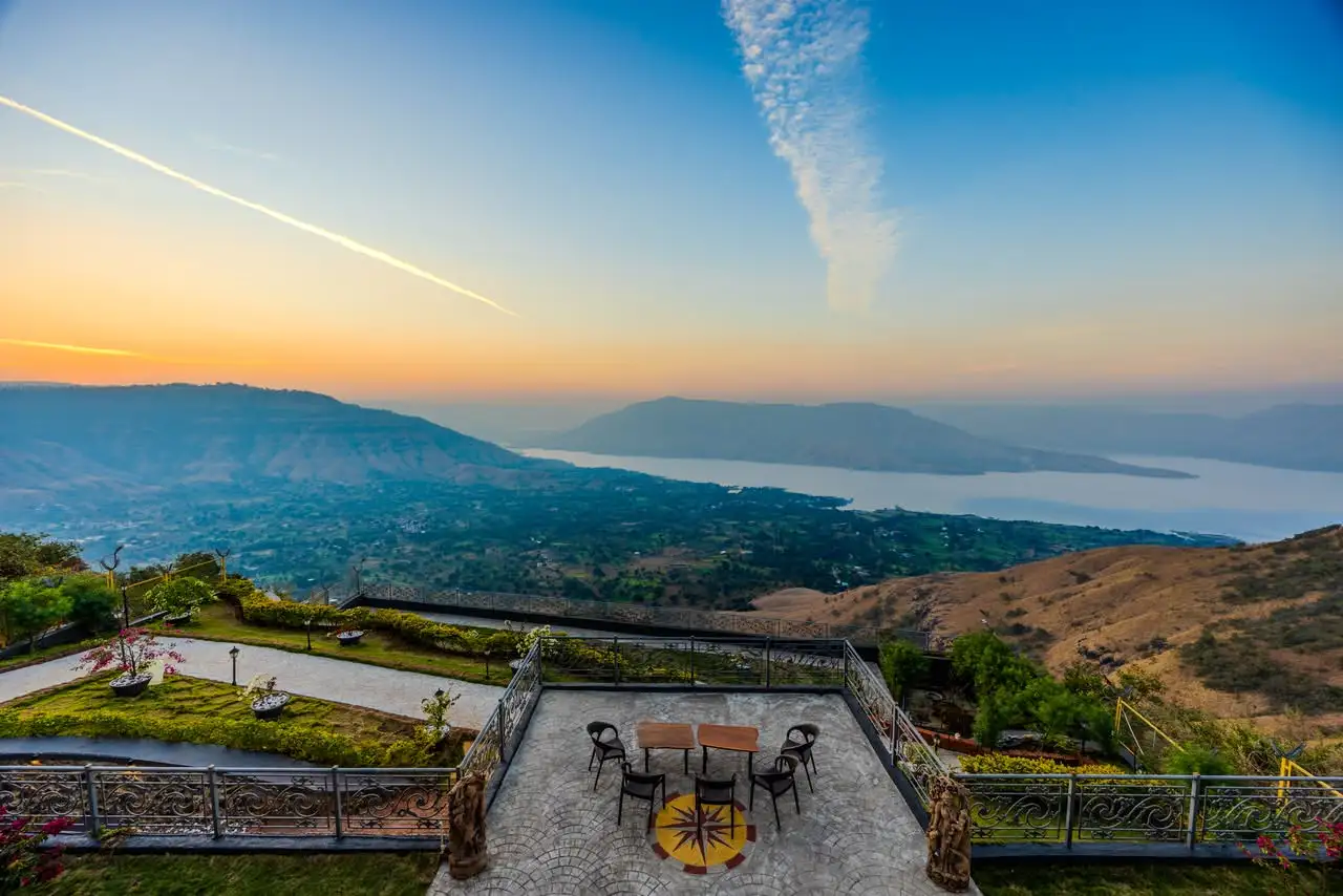Terrace overlooking the valley, Saah Villa