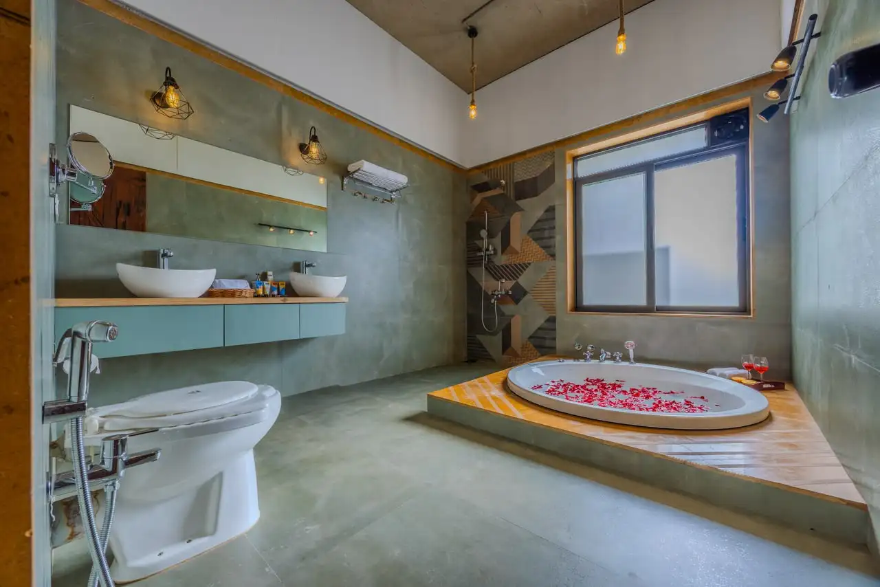 Bathroom with a sunken tub, Saah Villa
