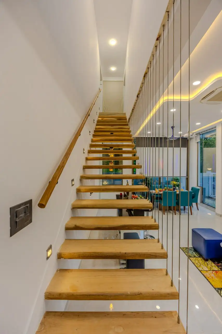 Floating staircase, Glass Villa