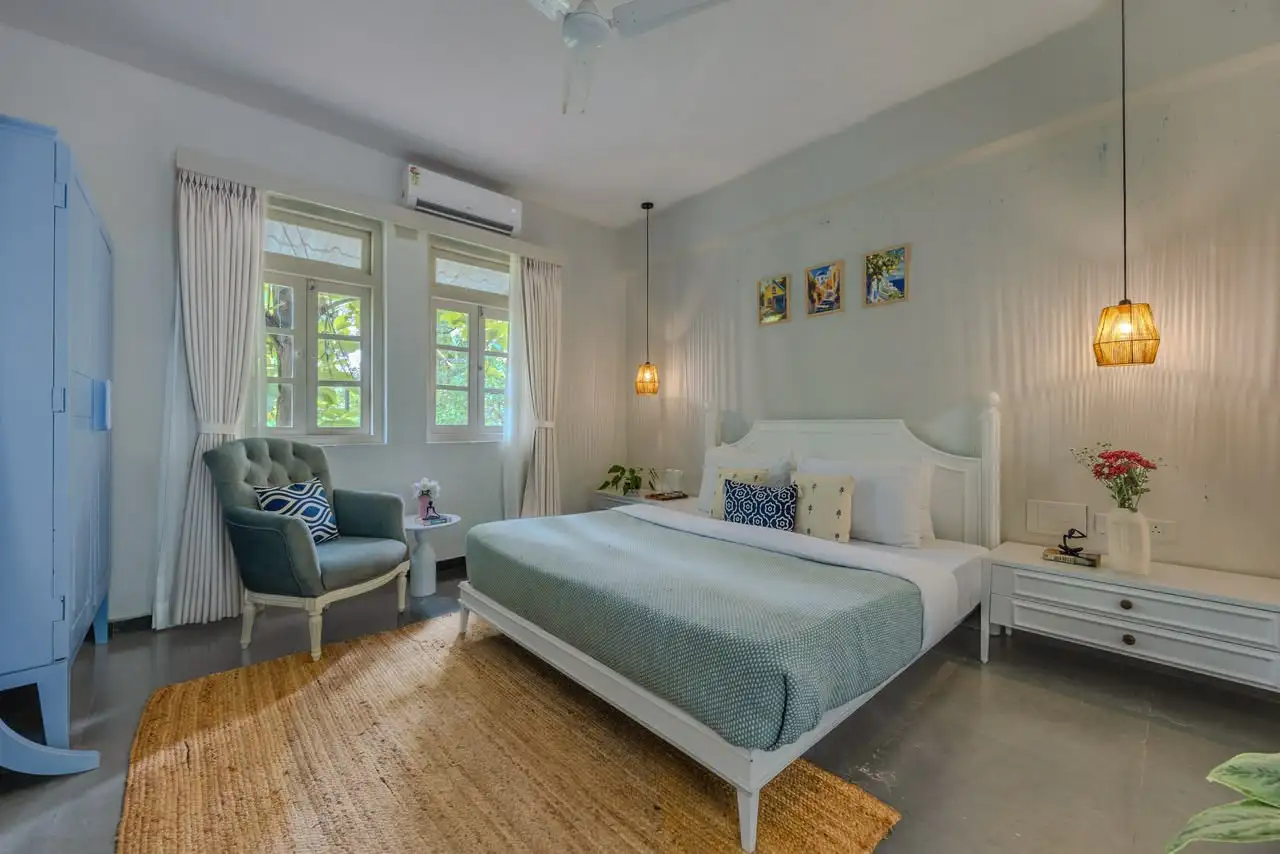 Bedroom in soft blue, Cidade Villa