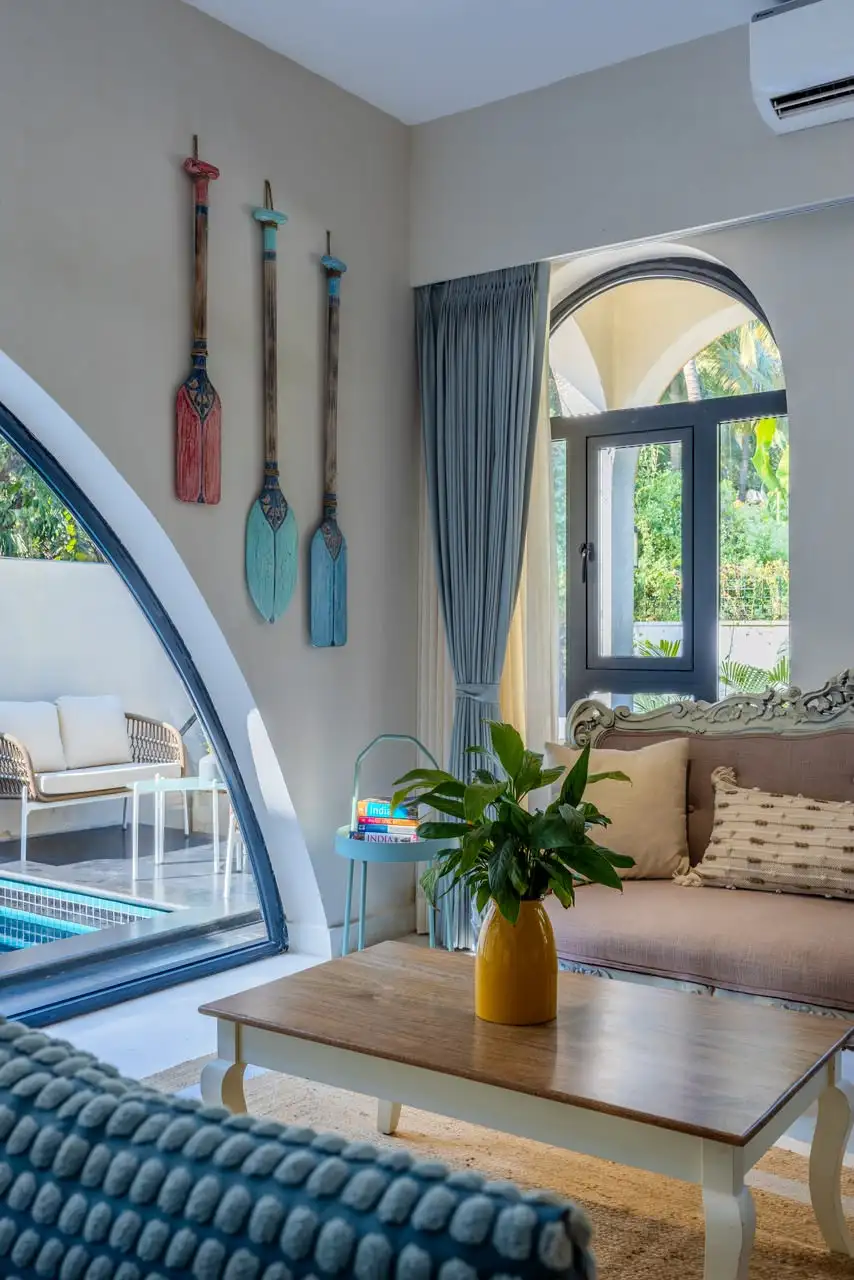 Living room with arched windows, IDA Villa 12