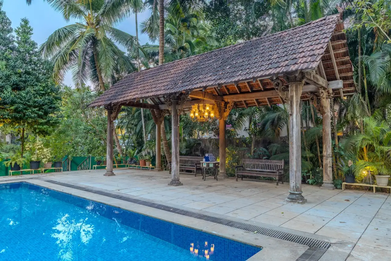 Pool and pavilion, Solitaire Old Goa