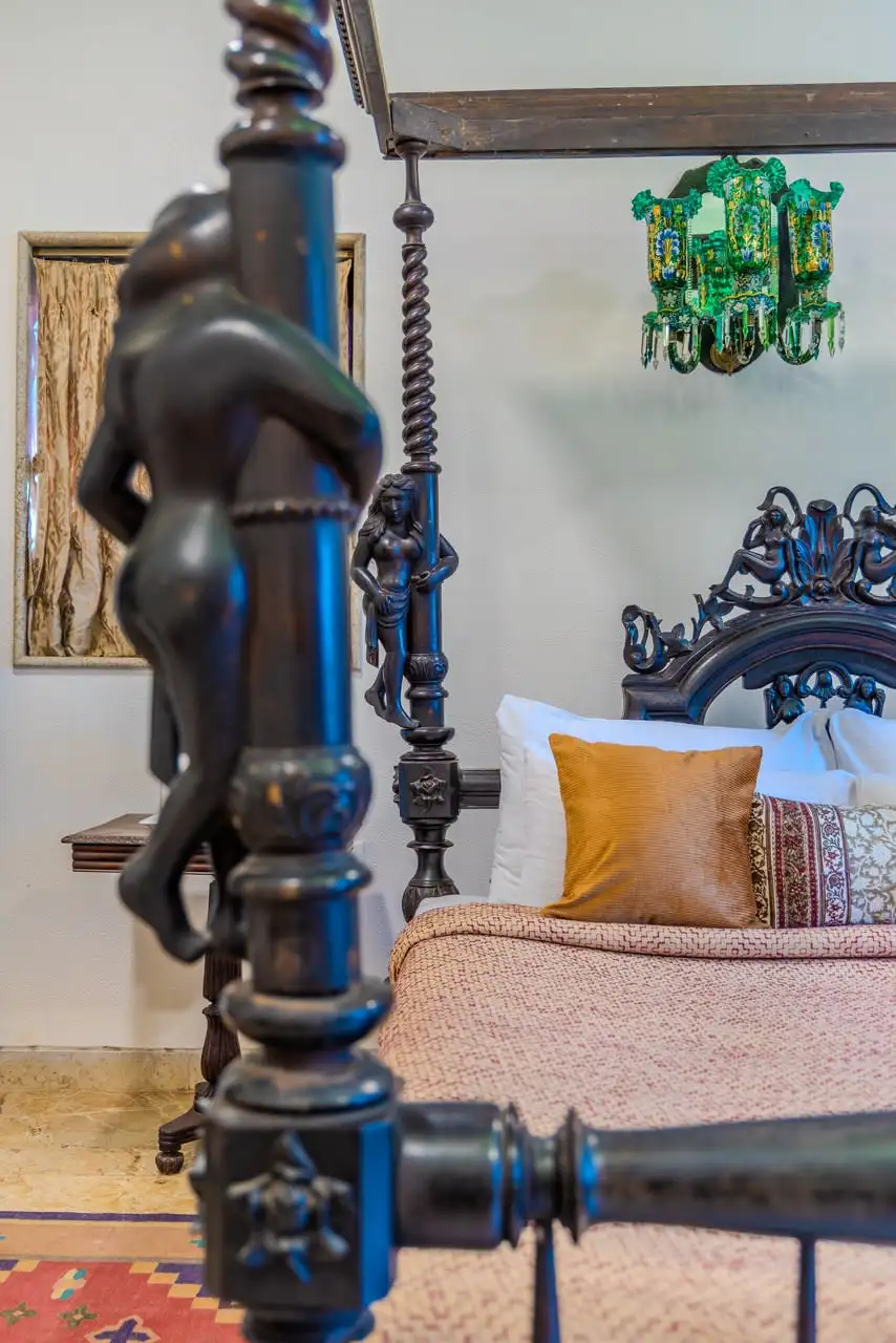 Four-poster bed detail, Solitaire Old Goa