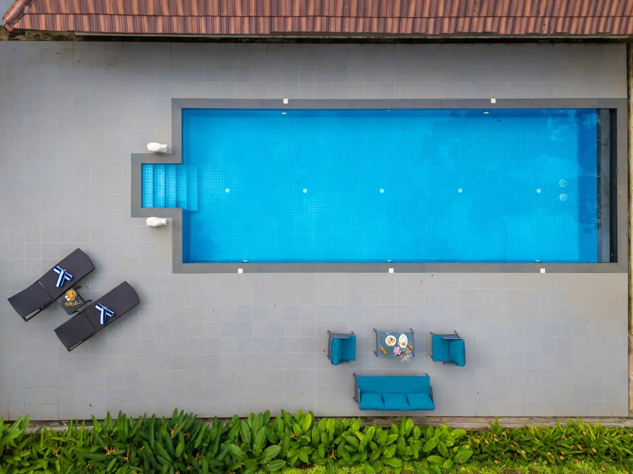 Pool from above, Lincoln Villa, Siolim